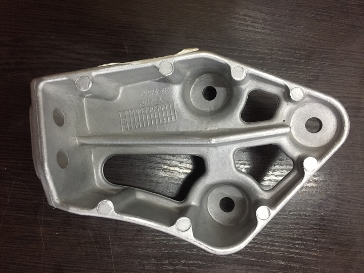 Кронштейн кріплення двигуна правий GENERAL MOTORS 96078088 DAEWOO LANOS, NEXIA - зображення 1