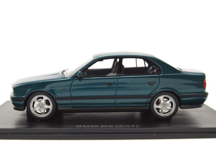 Модель автомобіля BMW M5 (E34) Dark Green Metallic by Neo Scale