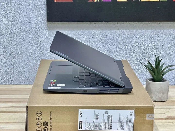 Ноутбук Lenovo Gaming 15arh7 / 15.6 " (1920x1080) IPS / 120Hz / AMD Ryzen 5 7535HS / 16Gb DDR5 / SSD 512Gb / Geforce Rtx 2050 (4Gb / GDDR6 / 64Bit) / Windows 11 - изображение 2