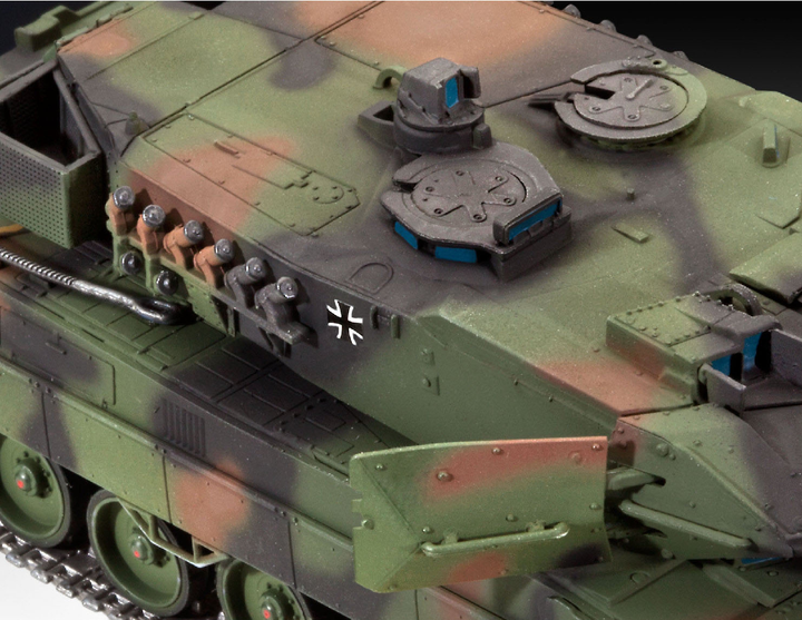 Zmontowany model Revell Czołg Leopard 2A6/A6M. Skala 1:72 168 szt (4009803031804) - obraz 4