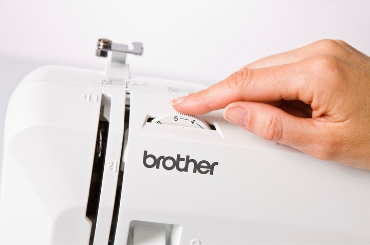 Швейна машина Brother RH127 - зображення 3