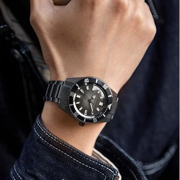 Наручний годинник CITIZEN NB6025-59H Чорний Водонепроникний корпус - зображення 3