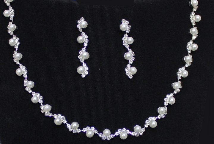 Стильное свадебное тонкое ожерелье с каплями | Vivabride