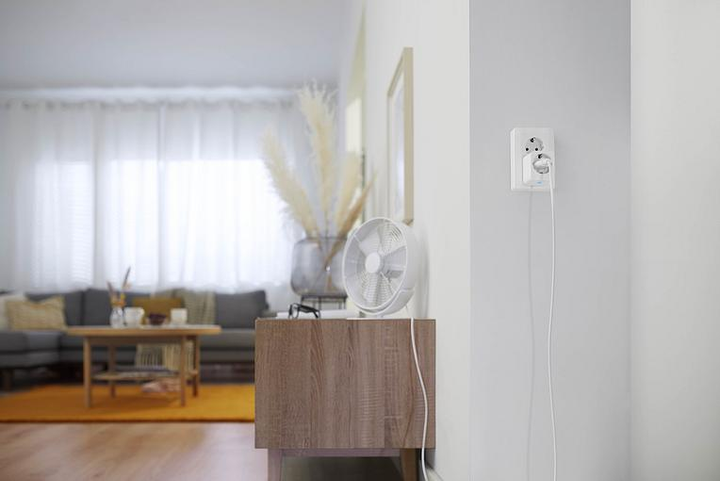 Smart gniazdo WiZ Smart Plug powermeter Type-F Wi-Fi (8719514552685) - obraz 4