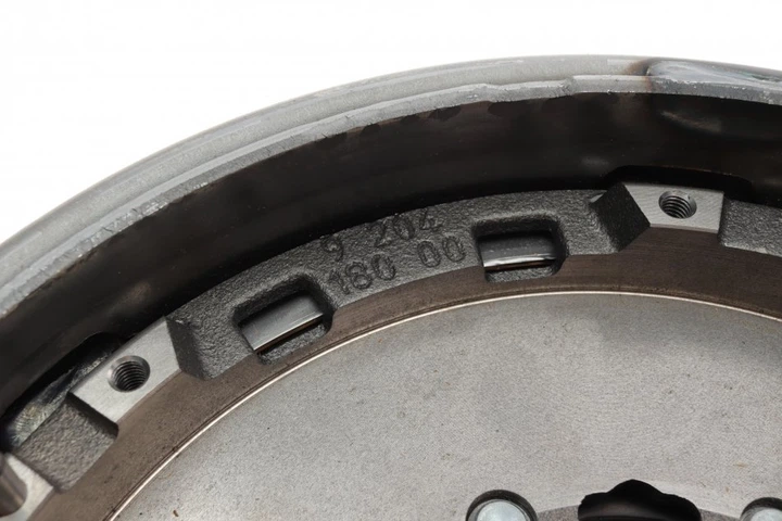 Маховик LuK 415 0107 10 Mercedes A-Class 6680300105, 6680300305, 6680300805 - зображення 4