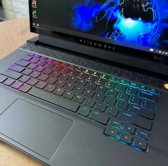 Ноутбук Dell Alienware m15 R4 15.6" 144Hz i7 10870H 32Gb SSD 1Tb NVMe RTX 3080 Б/В - зображення 5
