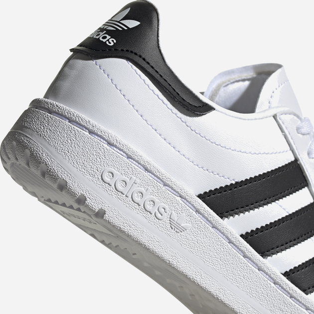 Sneakersy dziecięce dla dziewczynki adidas Team Court J EF6815 38 (5UK) Białe z czarnym (4062053001027) - obraz 8