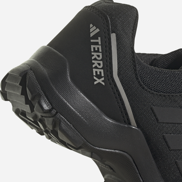 Підліткові трекінгові кросівки для хлопчика Adidas Terrex Hyperhiker L HQ5823 40 (6.5UK) Чорні (4066749372057) - зображення 17