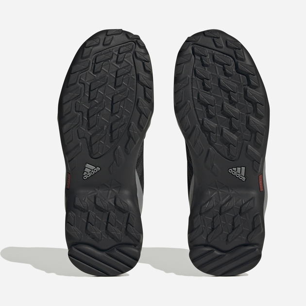 Підліткові трекінгові кросівки для хлопчика Adidas Terrex AX2R K IF7514 36.5 (4UK) Чорні з сірим (4066745284217) - зображення 13