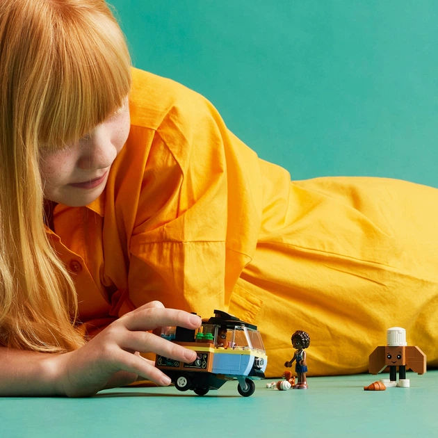 Zestaw klocków LEGO Friends Mobilna piekarnia 125 elementów (42606) - obraz 6