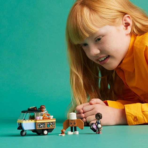 Zestaw klocków LEGO Friends Mobilna piekarnia 125 elementów (42606) - obraz 4