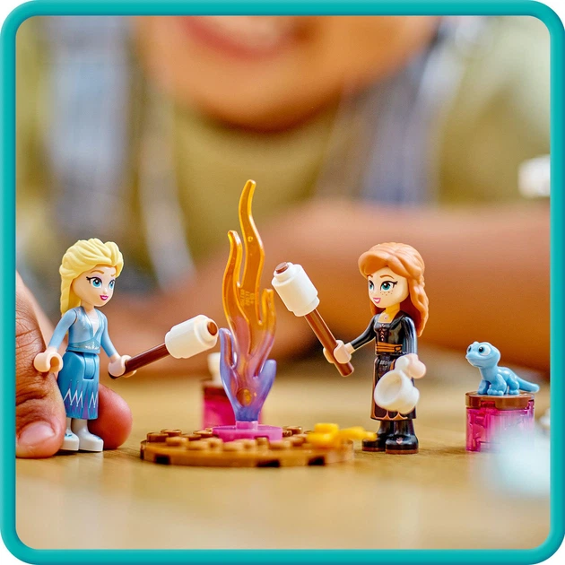 Конструктор LEGO Disney Крижаний палац Ельзи 163 деталей (43238) - зображення 10