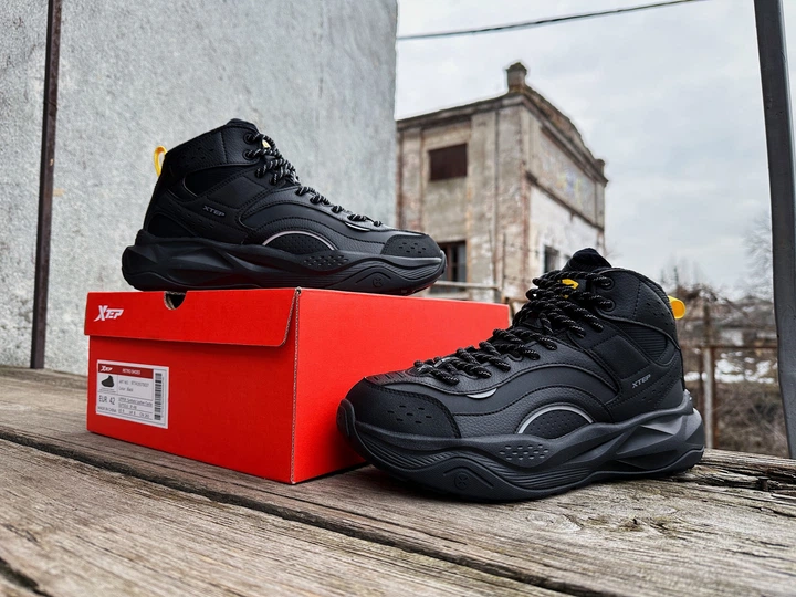 Мужские зимние кроссовки на меху Xtep Retro Shoes 977419370037