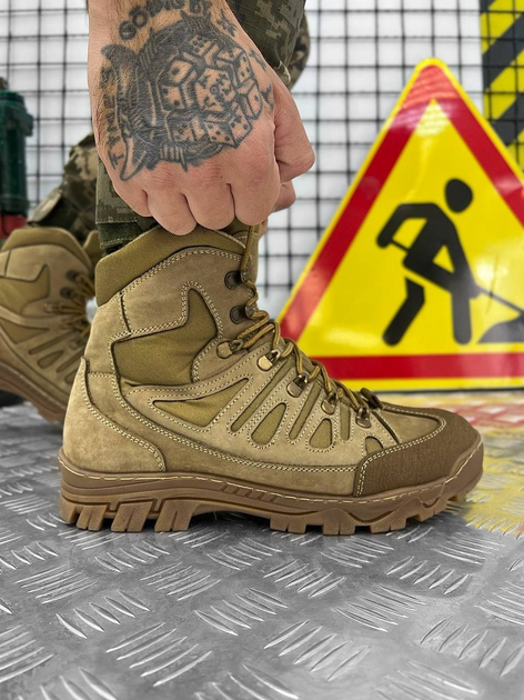 Тактичні зимові черевики на флісі Tactical Assault Boots Coyote 40 - зображення 1