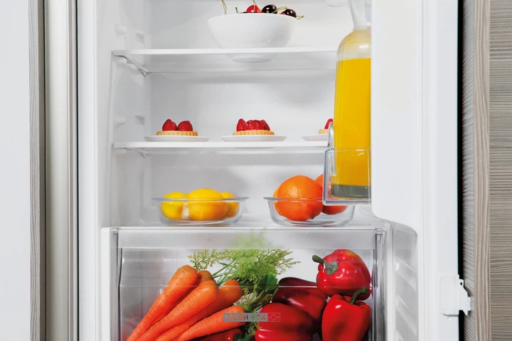 Вбудований холодильник Whirlpool ARG 7341 - зображення 5