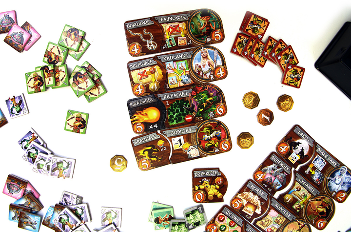 Набір додатків до настільної гри Rebel Small World Great Ladies + Royal Bonus + Cursed (0824968713242) - зображення 5