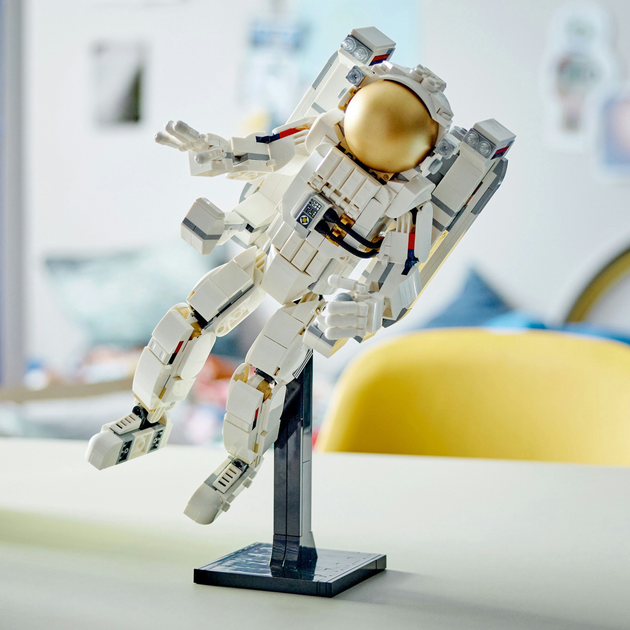 Zestaw klocków LEGO Creator Astronauta 647 elementów (31152) - obraz 8