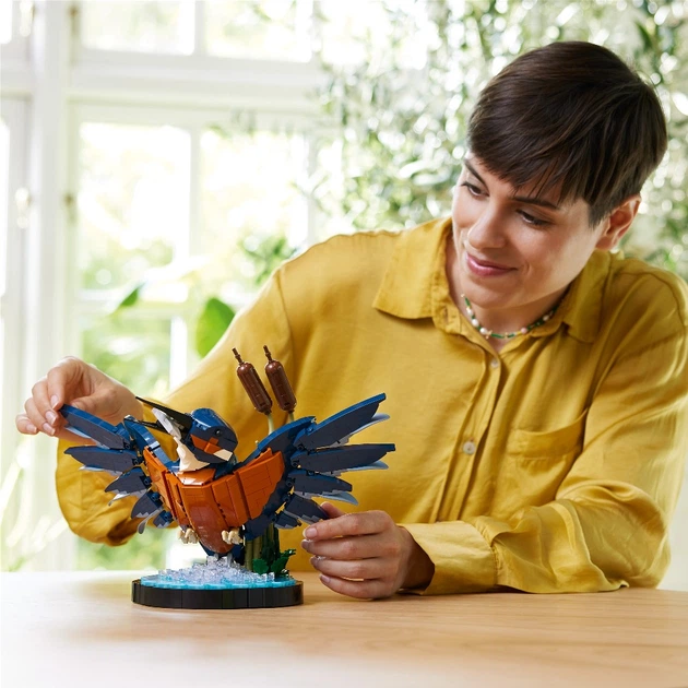 Конструктор LEGO Icons Птах рибалочка 834 деталей (10331) - зображення 3