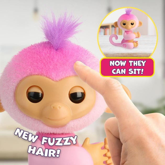 Fingerlings interactive hot sale pink baby monkey