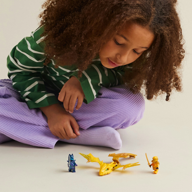 Zestaw klocków LEGO NINJAGO Atak powstającego smoka Arina 27 elementów (71803) - obraz 5