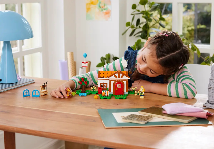 Конструктор LEGO Animal Crossing Візит у гості до Isabelle 389 деталей (77049) - зображення 6