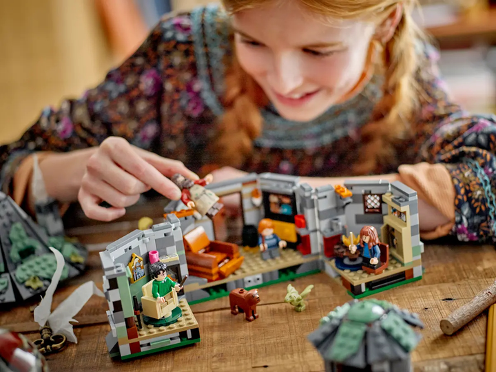 Zestaw klocków LEGO Harry Potter Chatka Hagrida: niespodziewana wizyta 896 elementów (76428) - obraz 10