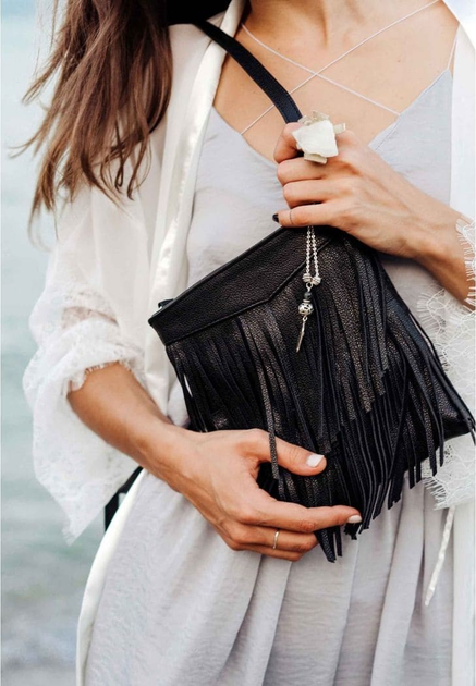 Кожаная женская сумка с бахромой мини-кроссбоди черная - изображение 1