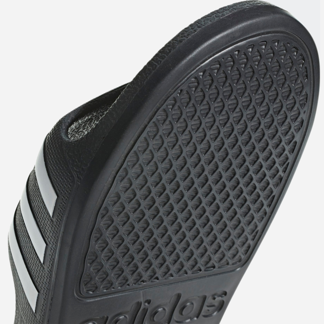 Klapki chłopięce basenowe adidas Adilette Aqua K F35556 32 Czarne (4059808213026) - obraz 9