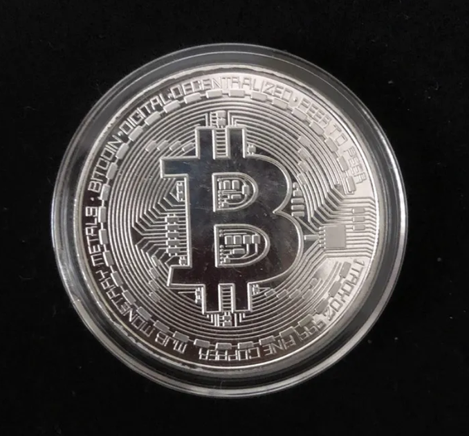 Сувенирная монета Bitcoin BTC Биткойн, в пластиковой коробочке, Silver - Фото 1 Сувенирная монета Bitcoin BTC Биткойн, в пластиковой коробочке, Silver - изображение 1