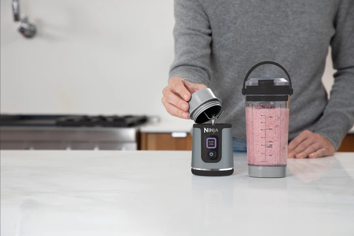 Akumulatorowy przenośny blender Ninja Blast BC151EUBK - obraz 17