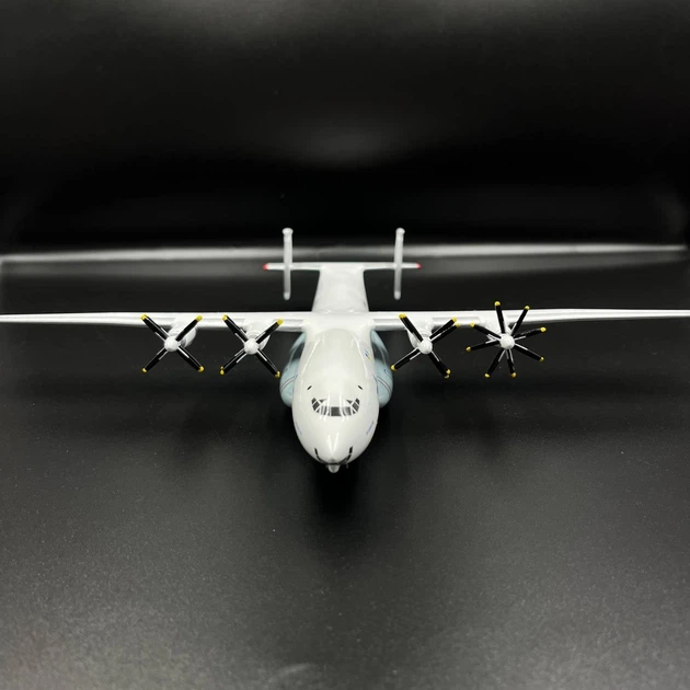Модель літака Антонов Ан-22 