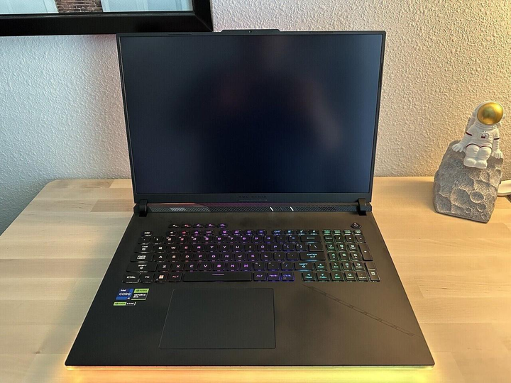 Ігровий ноутбук ASUS ROG Scar -18 Intel Core i9 / 32Гб / 2TB SSD / RTX ...