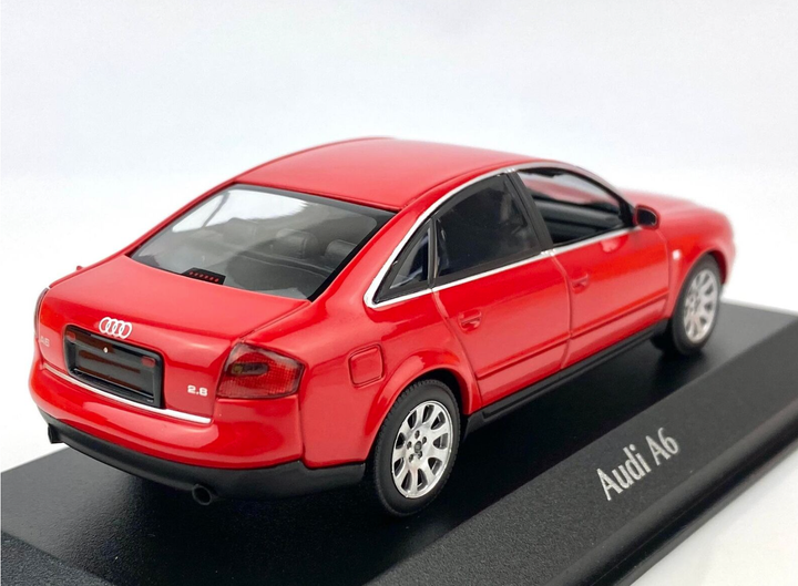 Модель автомобіля Audi A6 (C5) Red Metallic by Maxichamps, Scale 1