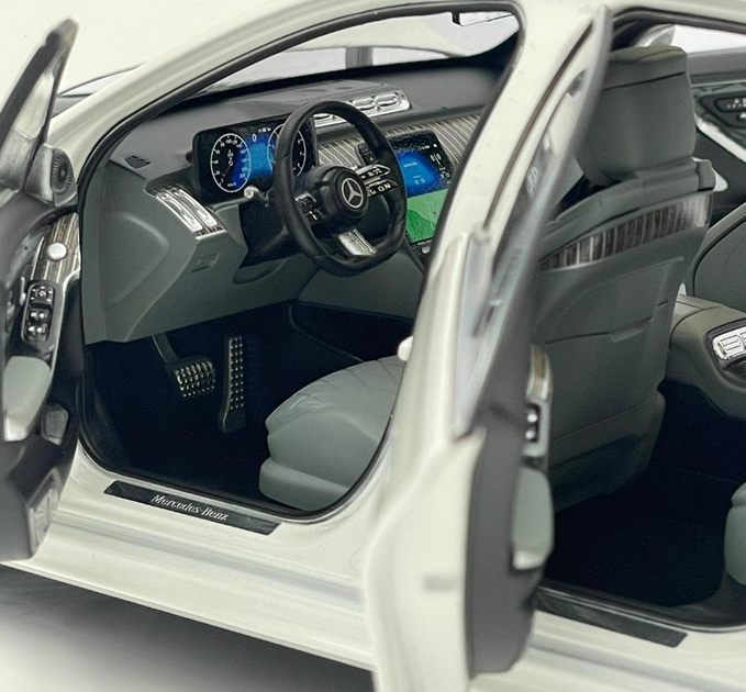 Модель автомобиля Mercedes-Benz S-Class (W223) AMG Line White