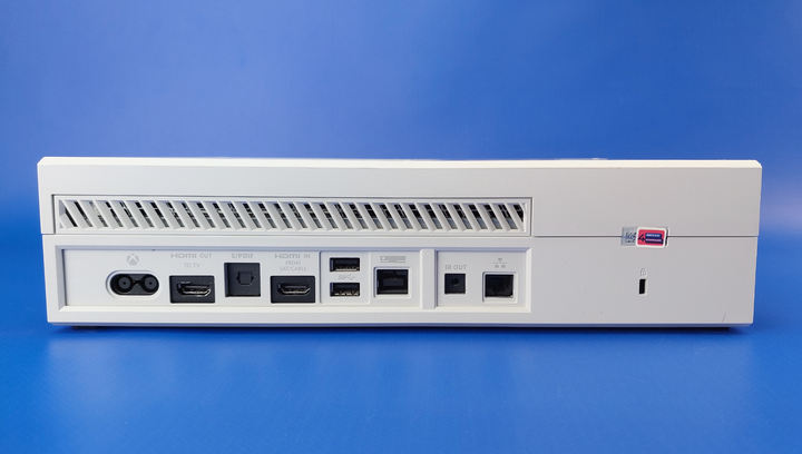 Набор Консоль Microsoft Xbox One 500GB White Б/У + Геймпад Беспроводной Version 1 - Фото 3 Набор Консоль Microsoft Xbox One 500GB White Б/У + Геймпад Беспроводной Version 1 - изображение 3