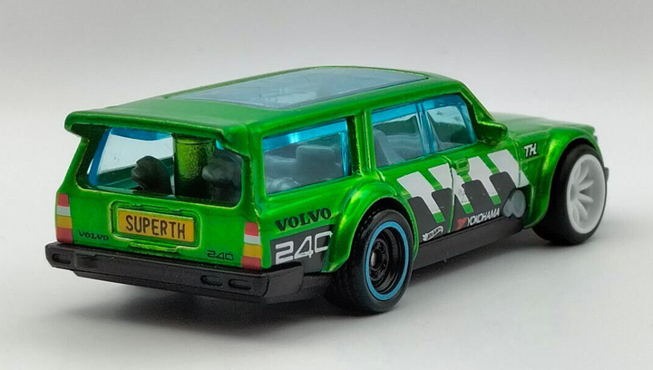 Машинка Базова Hot Wheels Volvo 240 Drift Wagon Super