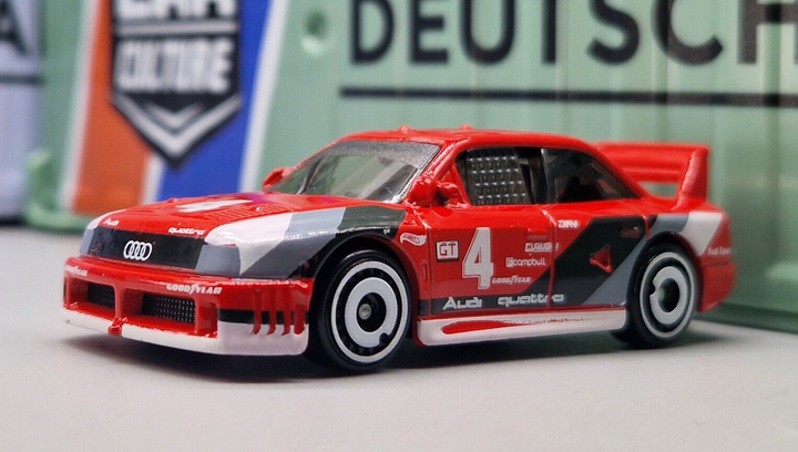 Машинка Базова Hot Wheels Audi '90 Quattro Retro Racers 1:64 HKJ81