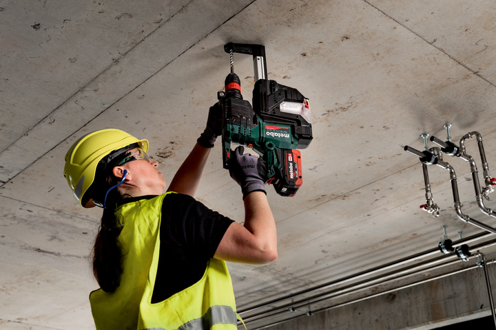 Аккумуляторный бесщеточный перфоратор Metabo KH 18 LTX BL 28 Q Set ISA 18 В 2x5.5 А-ч LiHD + зарядное устройство ASC 145 metaBOX 165 L + сменный патрон Metabo-Quick (601715660) - изображение 5