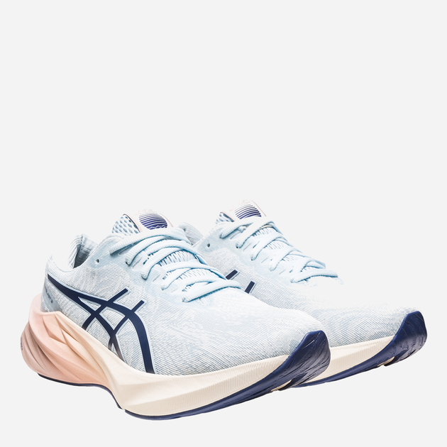 Жіночі кросівки для бігу ASICS Novablast 1012B492-400 38 (7US) 24 см Світло-синій/Кремовий (4550456092204) - зображення 2