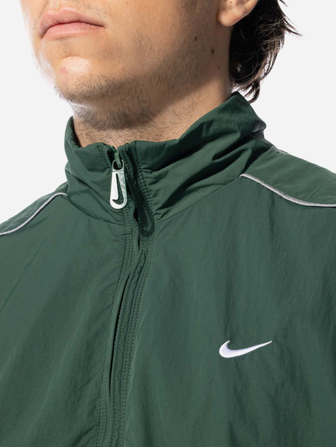 Kurtka wiatrówka męska sportowa Nike Sportswear Solo Swoosh Woven Tracksuit Jacket "Fir" FB8622-323 L Zielona (196607424179) - obraz 3