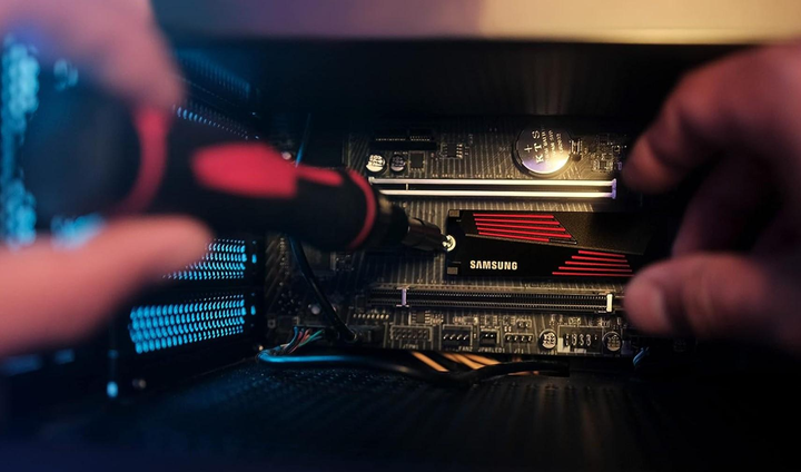 SSD накопитель Samsung 990 Pro 4TB with Heatsink (MZ