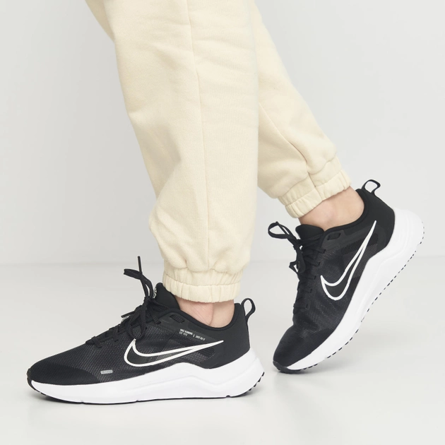 Жіночі кросівки для бігу Nike Downshifter 12 DD9294-001 36.5 Чорний/Білий (195869168548) - зображення 2