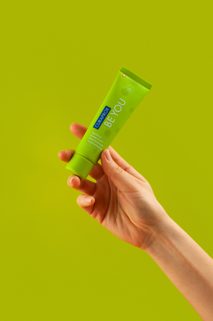 Зубна паста вибілювальна Curaprox Be You Regenerative Whitening Toothpaste Apple and Aloe Flavour 60 мл (7612412429510) - зображення 3