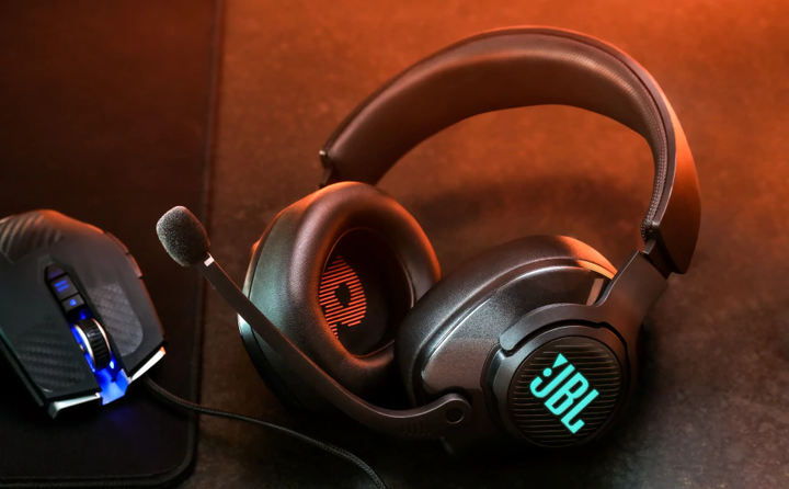 Бездротові навушники JBL Quantum 400 (JBLQUANTUM400BLK) чорні - Фото 5 Бездротові навушники JBL Quantum 400 (JBLQUANTUM400BLK) чорні - зображення 5