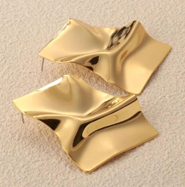 Серьги бижутерия Полотно металическое Fashion Jewelry золотистого цвета - Фото 4 Серьги бижутерия Полотно металическое Fashion Jewelry золотистого цвета - изображение 4