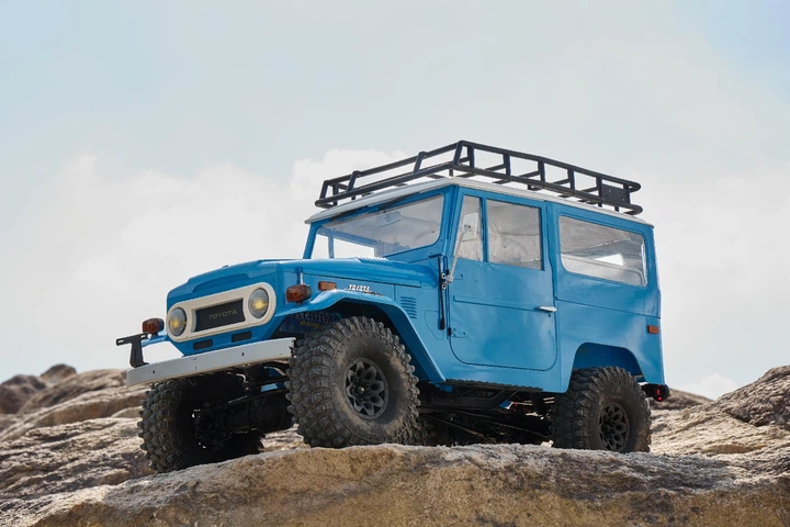 Машинка на радіокеруванні FMS 1:10 Toyota Land Cruiser FJ40 RS