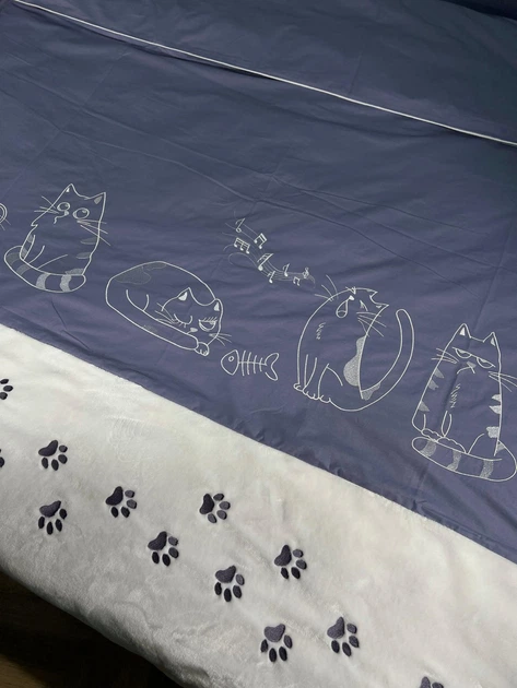 Комплект постельного белья Mensal Paws с вышивкой с искусственным мехом полуторный 150х215 серый с голубым оттенком - изображение 5