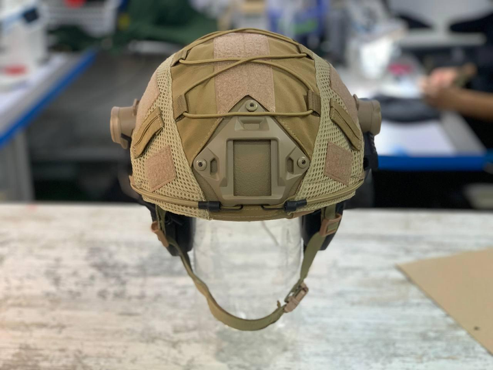 Кавер на каску фаст розмір M/L шолом маскувальний чохол на каску Fast колір койот армійський - зображення 1