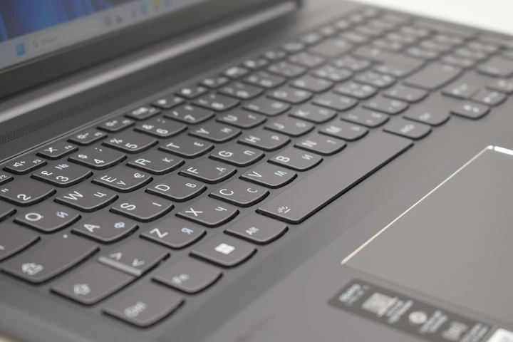 Ноутбук 16" Lenovo IdeaPad 5 Pro 16ARH7 R5 6600HS RAM 16 ГБ SSD 512 ГБ WQXGA 2k Win 11 Ультрабук (DDR5) Storm Grey - зображення 2