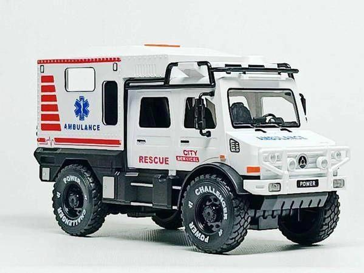 Машина YG Toys Швидка допомога інерційна озвучена зі світлом в коробці ...